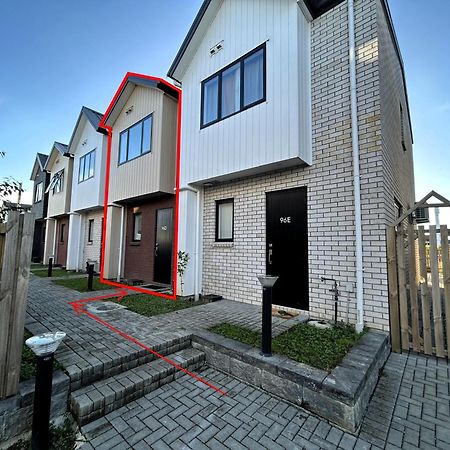 Entire Luxury Cosy Townhouse With Master Bedrooms,10 Min To Airport & Sylvia Park Auckland Exterior photo