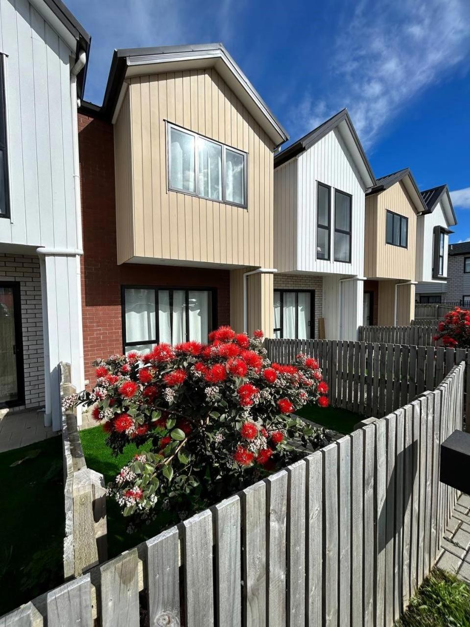 Entire Luxury Cosy Townhouse With Master Bedrooms,10 Min To Airport & Sylvia Park Auckland Exterior photo